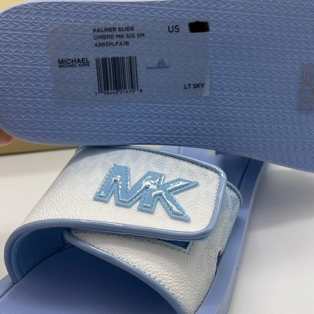 Michael Kors Slide Logo Sandals Palmer Ombré Signature
Light Sky
NWT - Picture 16 of 16